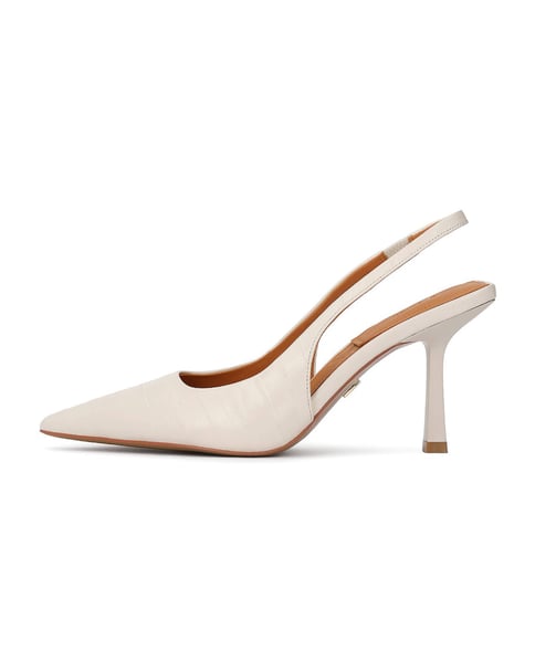 Slingback-Pumps aus Naturleder in einem gebrochenen Weißton