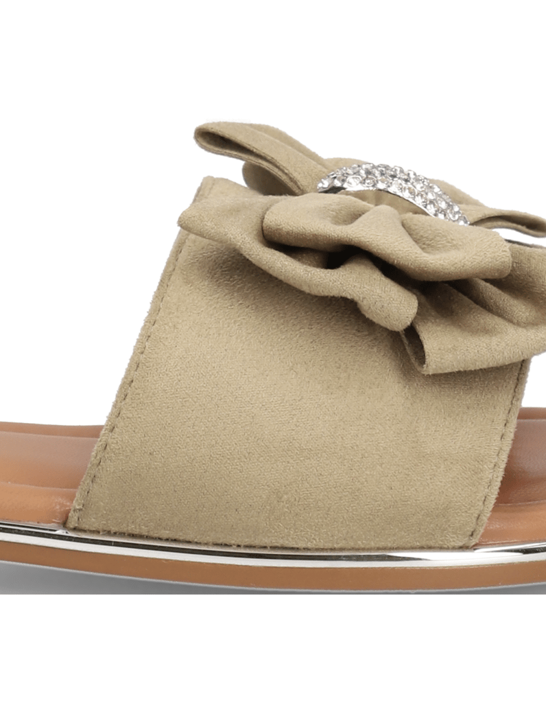 UP-collection-Pantoffel-cognac