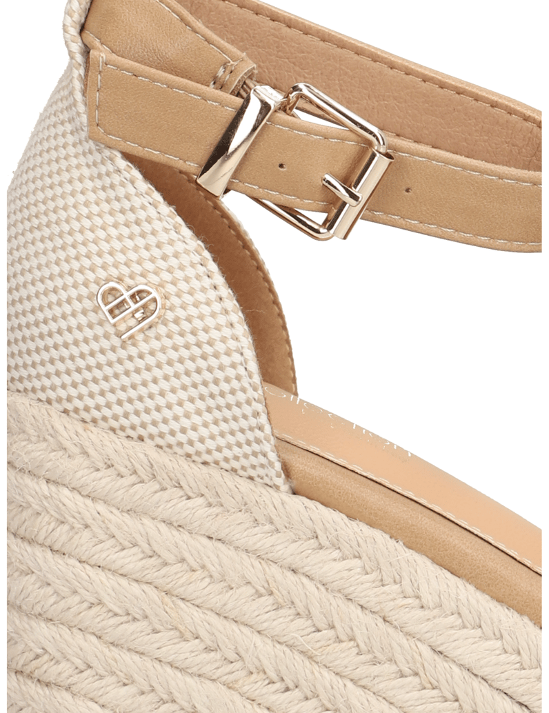 UP-collection-Keilsandale-beige