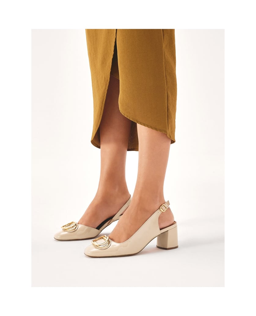 Kazar-Lacklederpumps-mit-offenem-Absatz-auf-niedrigem-Pfosten-beige