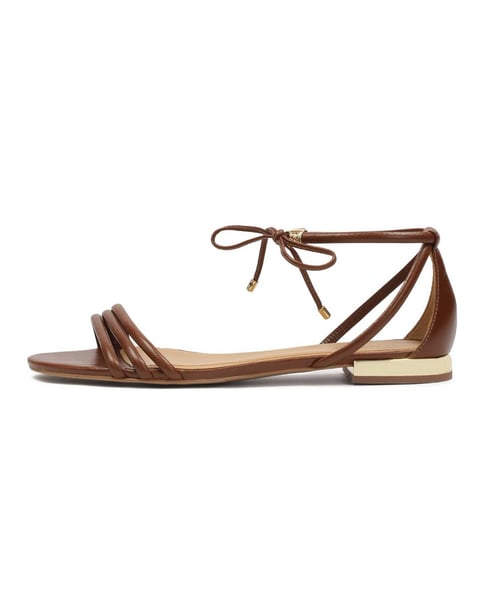 Flache braune Sandalen zum Schnüren mit Riemen