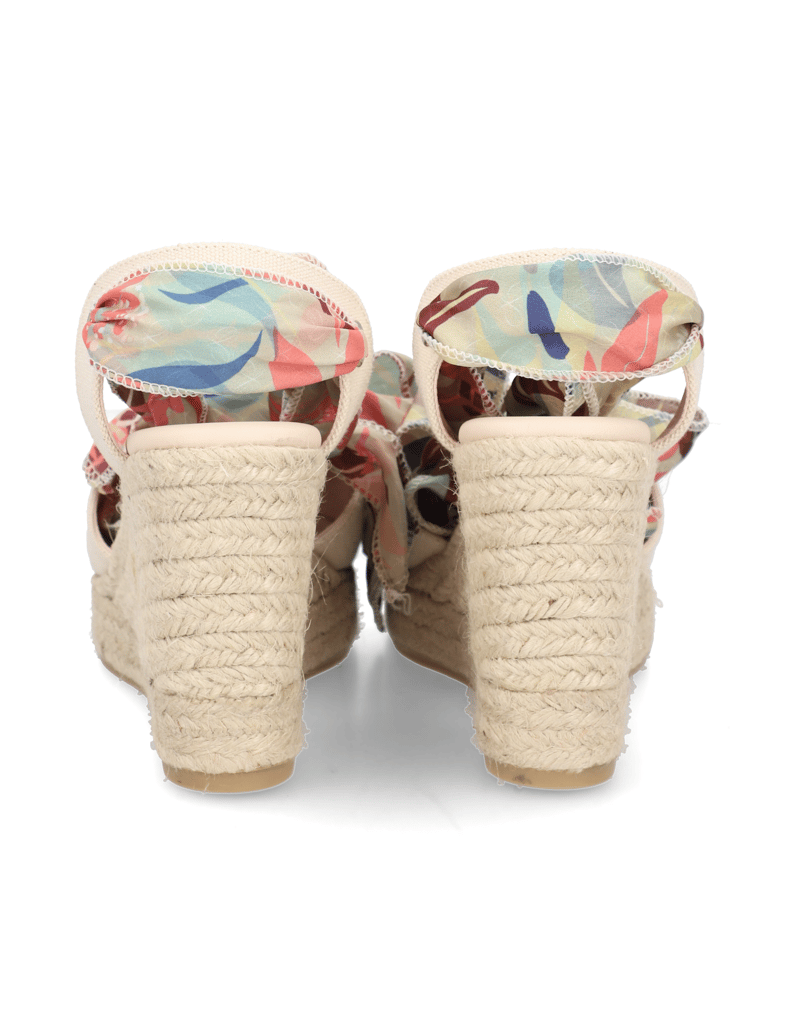Silvia-Schneider-Keilsandale-beige