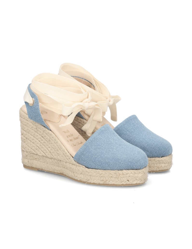 Silvia-Schneider-Keilsandale-beige