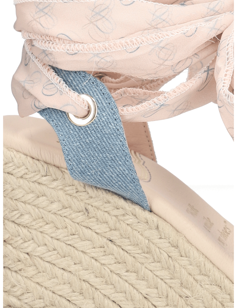 Silvia-Schneider-Keilsandale-beige