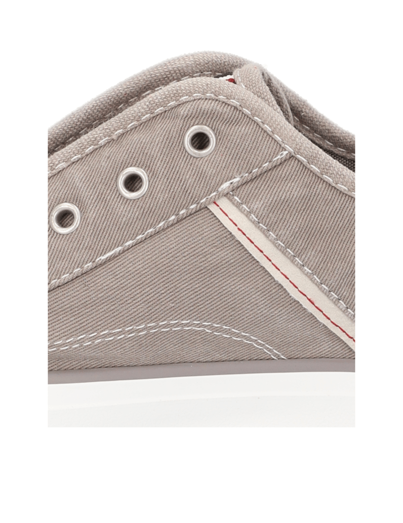 Mustang-Canvas-Sneaker