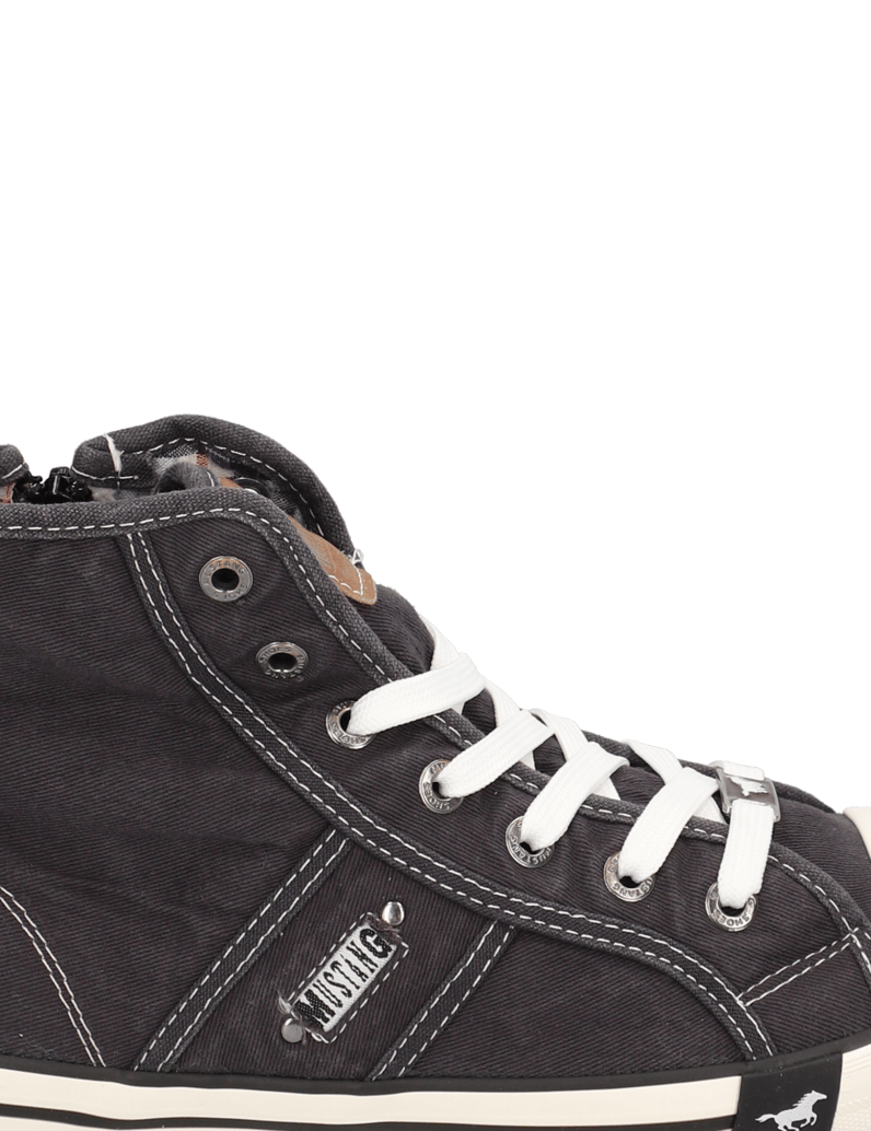 Mustang-Canvas-Sneaker-Mid-Cut