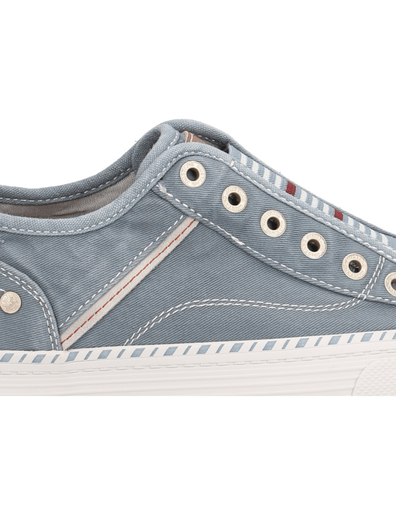 Mustang-Textil-Sneaker-hellblau