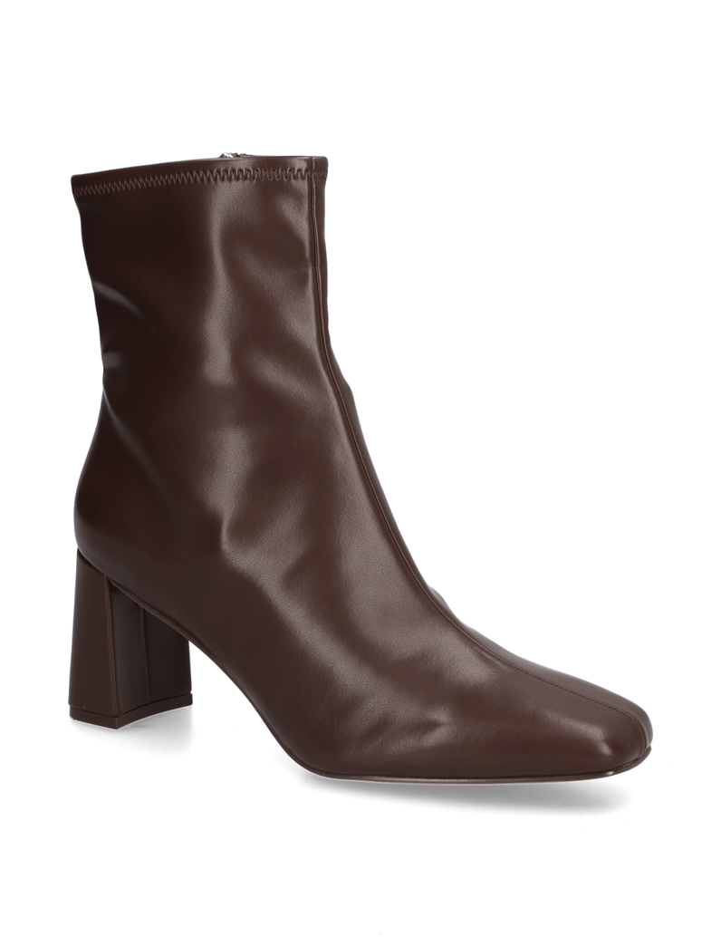 Steve-Madden-HURST-braun
