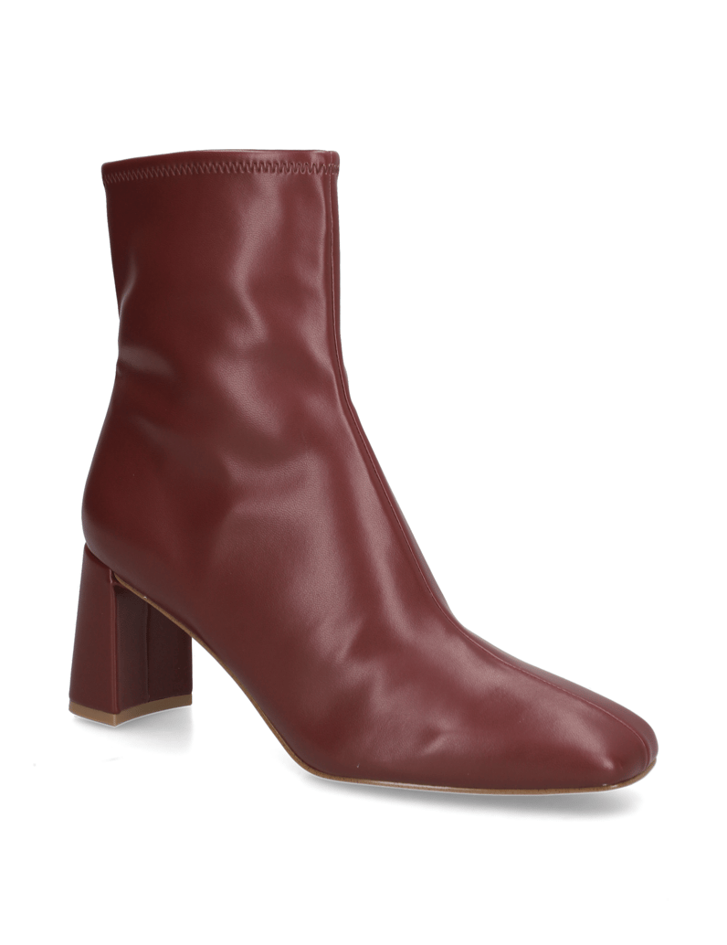 Steve-Madden-HURST-braun