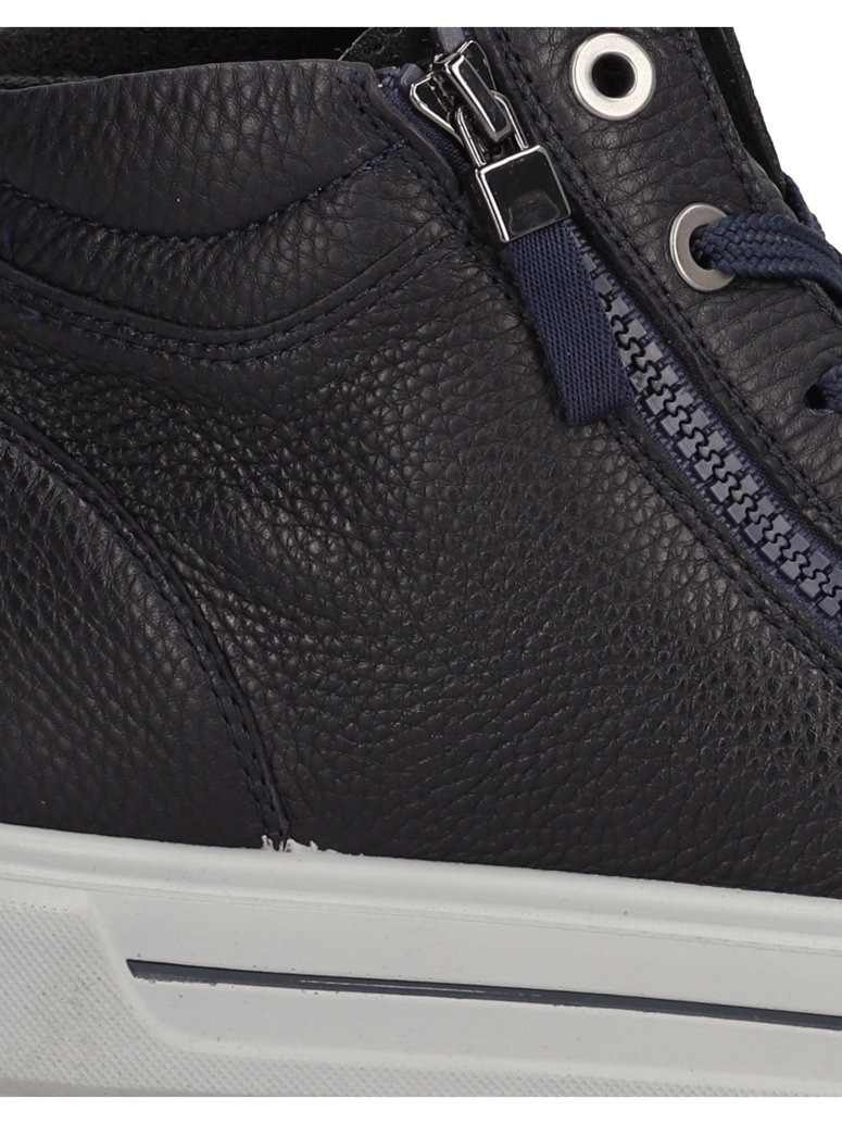 Ara-Courtyard-2.0-blau