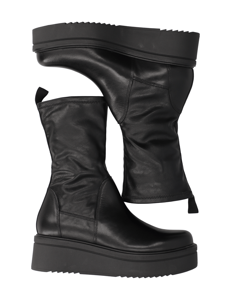 Vagabond-Shoemakers-Tara-schwarz