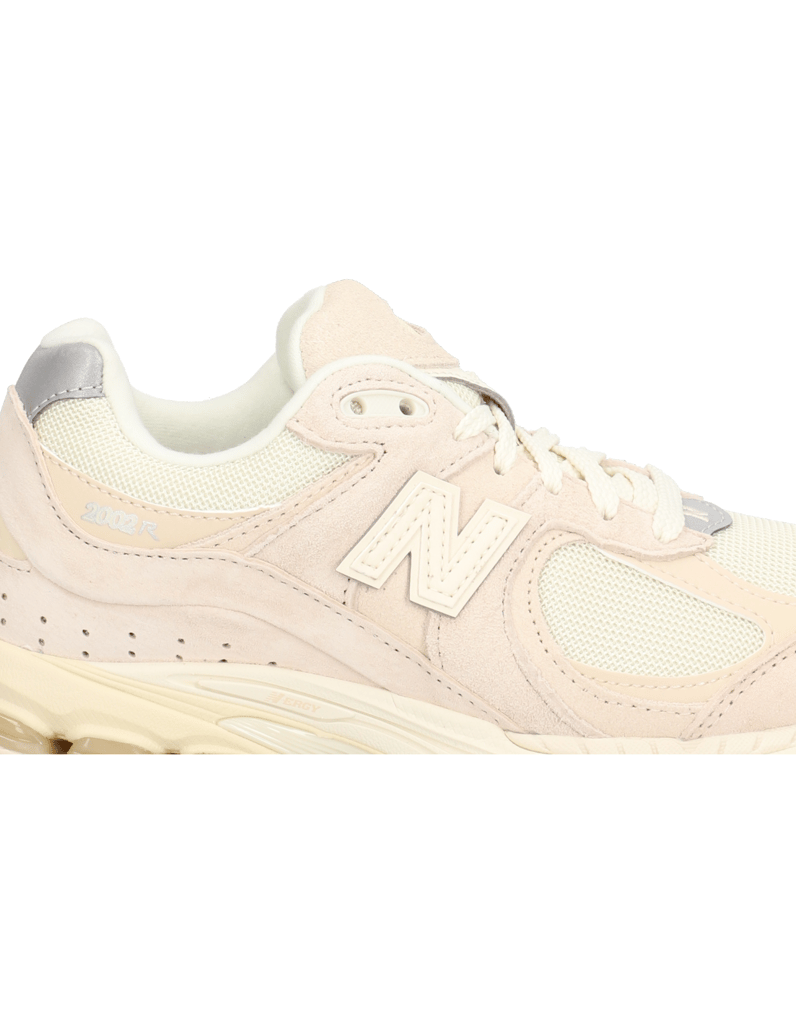 New-Balance-Sneaker-beige