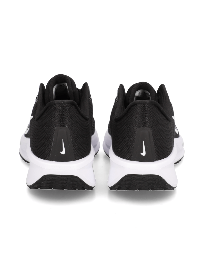 Nike-Quest-6-schwarz