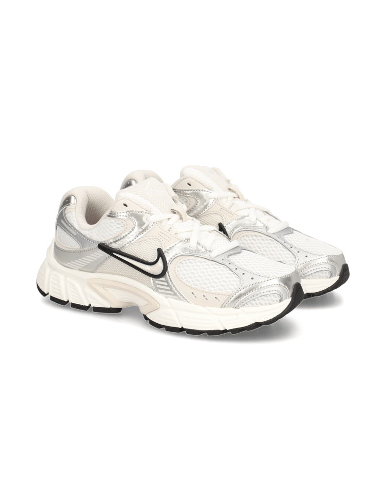 Nike-NIKE-V5-RNR-weiss