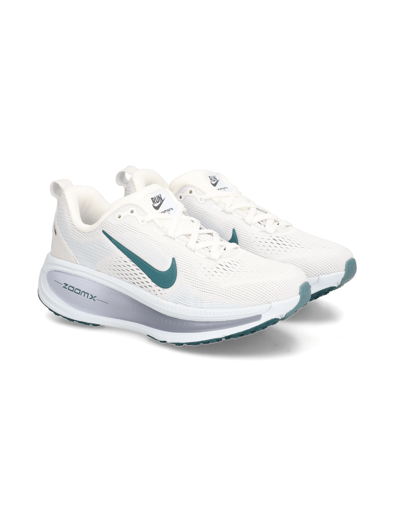 Nike-W-NIKE-VOMERO-18-weiss