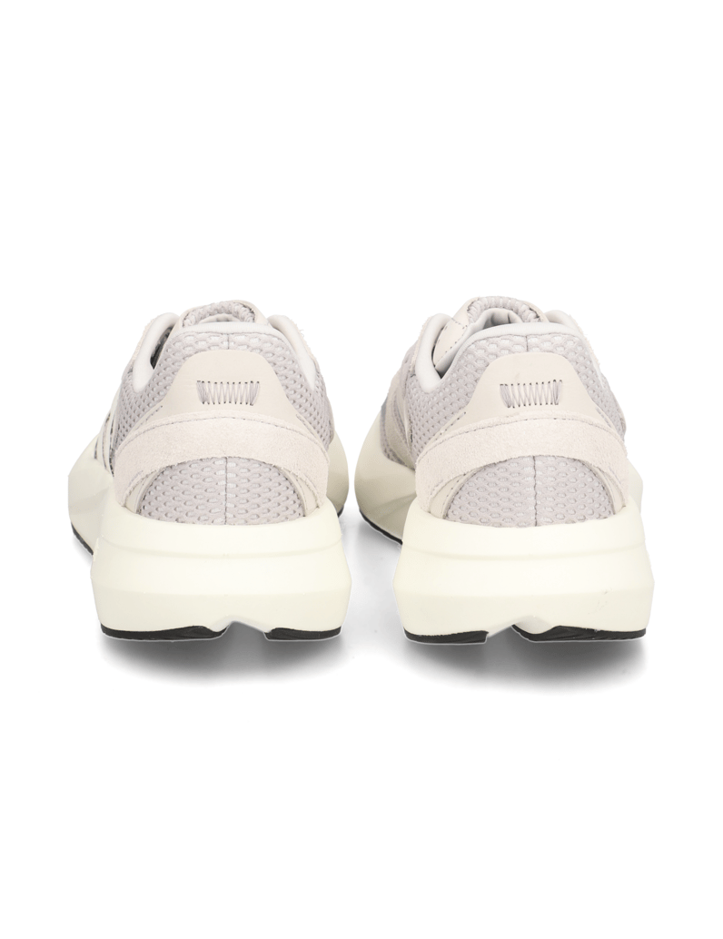 Adidas-LIGHTBLAZE-schwarz