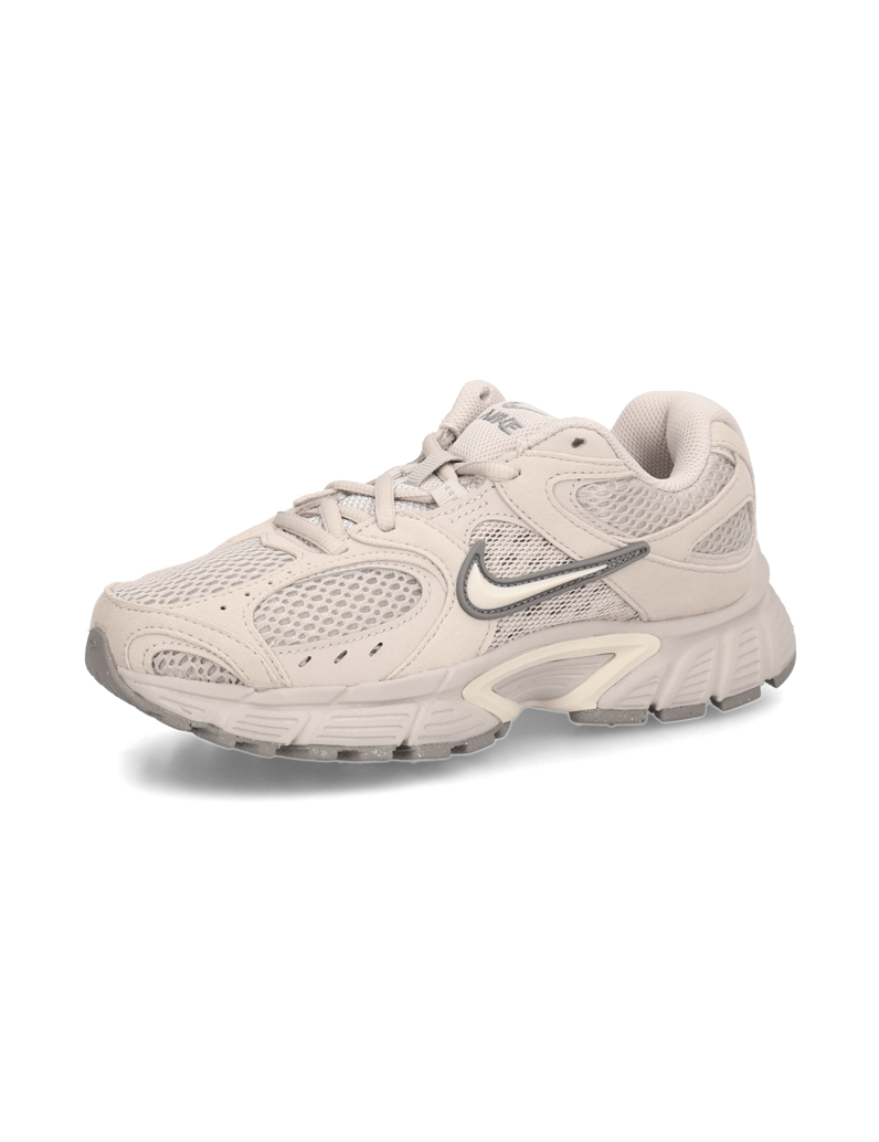 Nike-Nike-V5-RNR-beige
