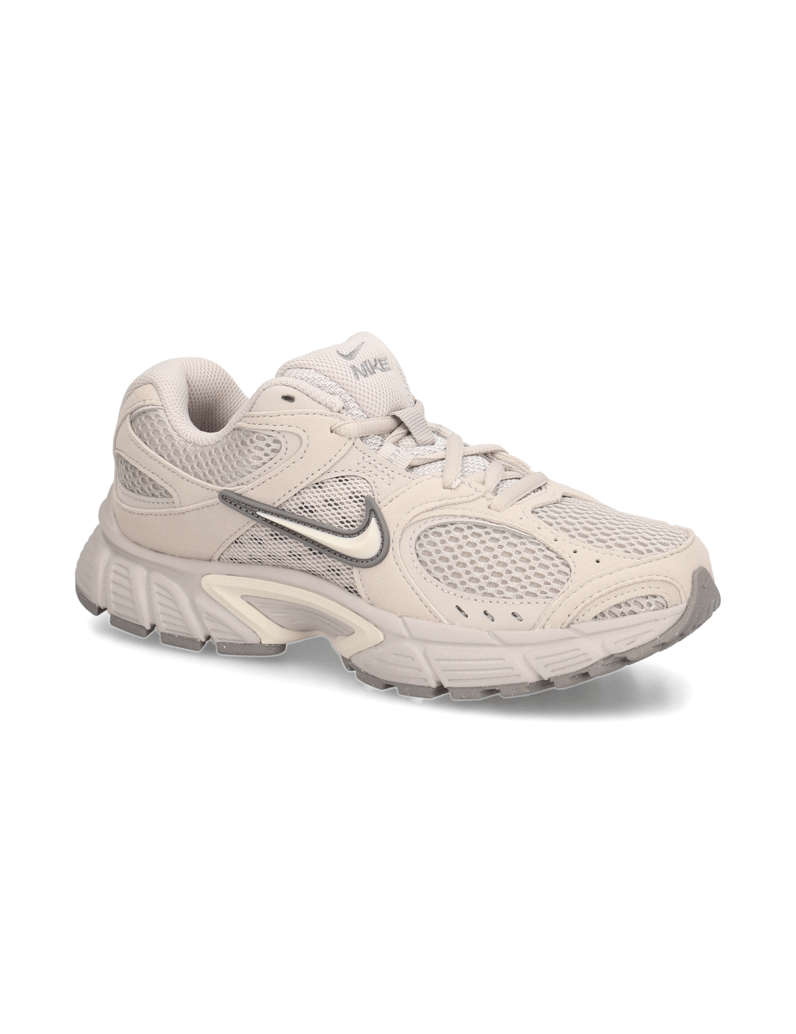 Nike-Nike-V5-RNR-beige