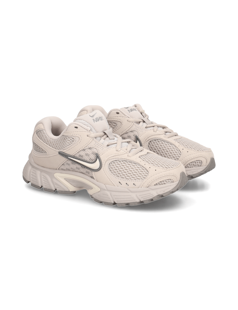 Nike-Nike-V5-RNR-beige
