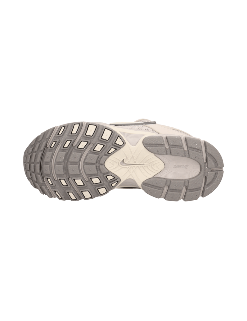 Nike-Nike-V5-RNR-beige