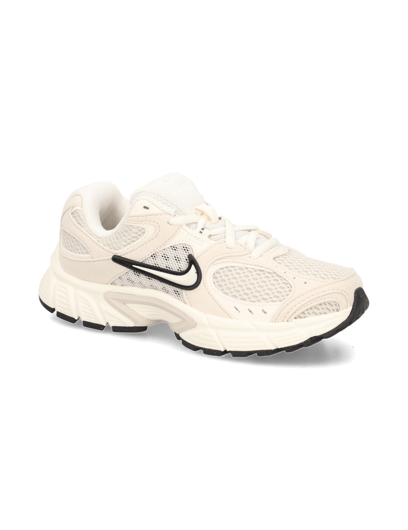Nike-Nike-V5-RNR-beige