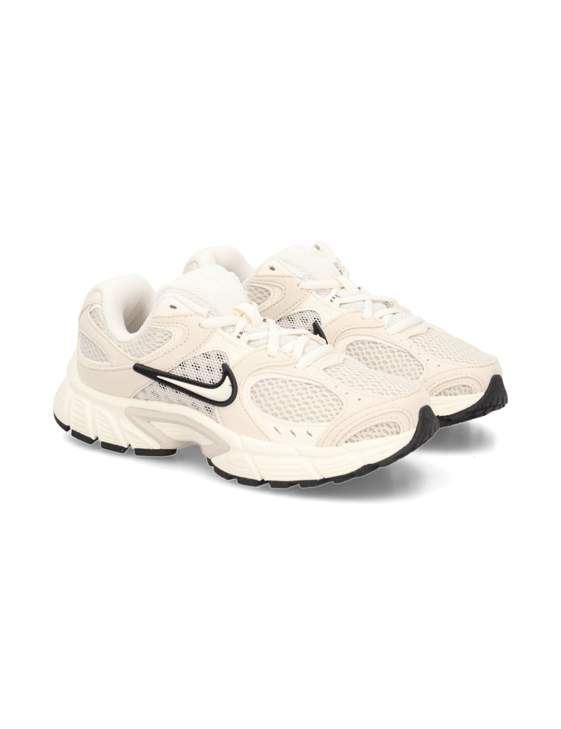 Nike-Nike-V5-RNR-beige