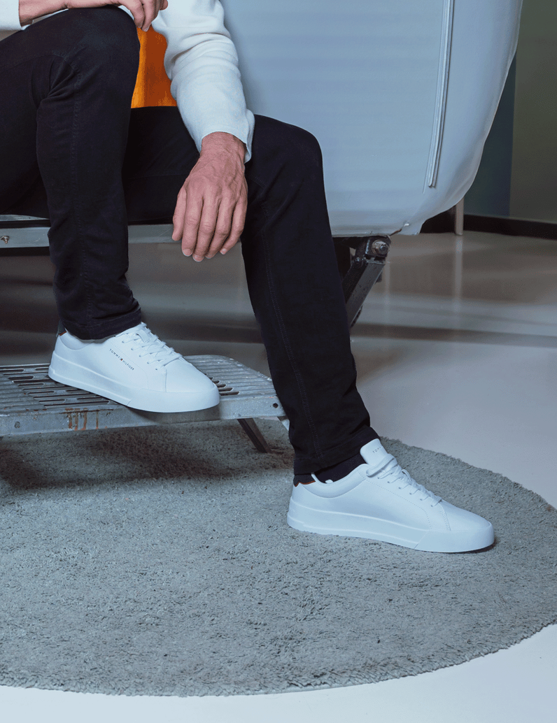 Tommy-Hilfiger-TH-COURT-LTH-DETAIL-ESS-weiss