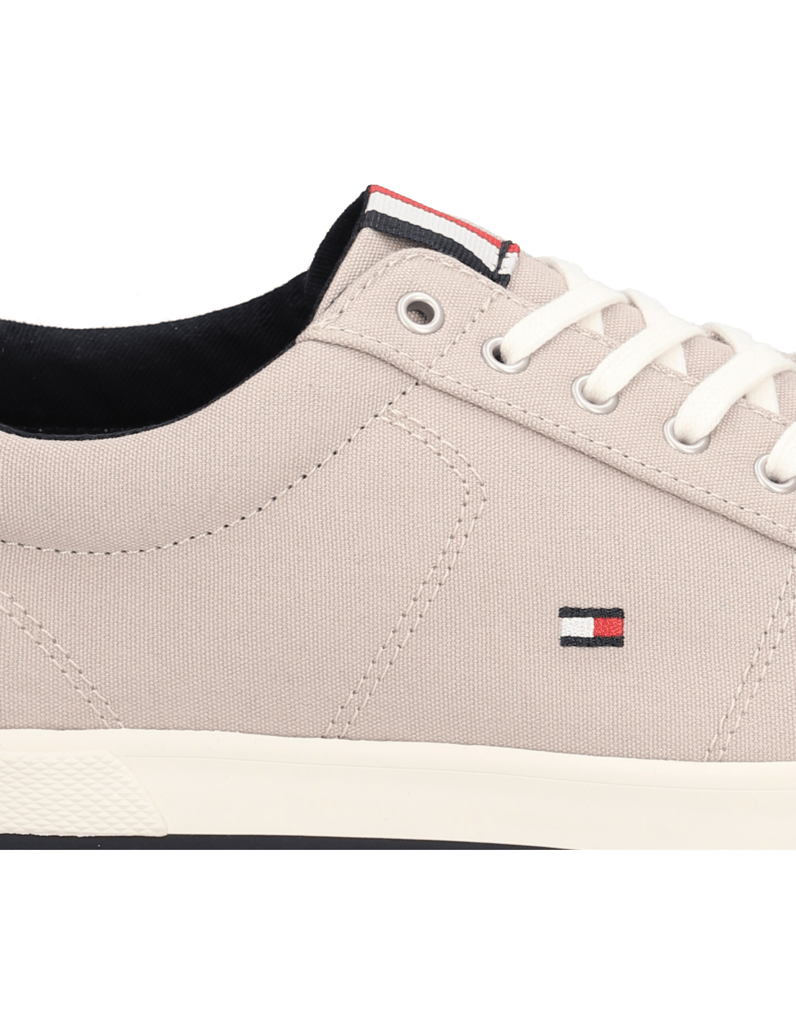 Tommy-Hilfiger-ICONIC-LONG-LACE-SNEAKER-beige