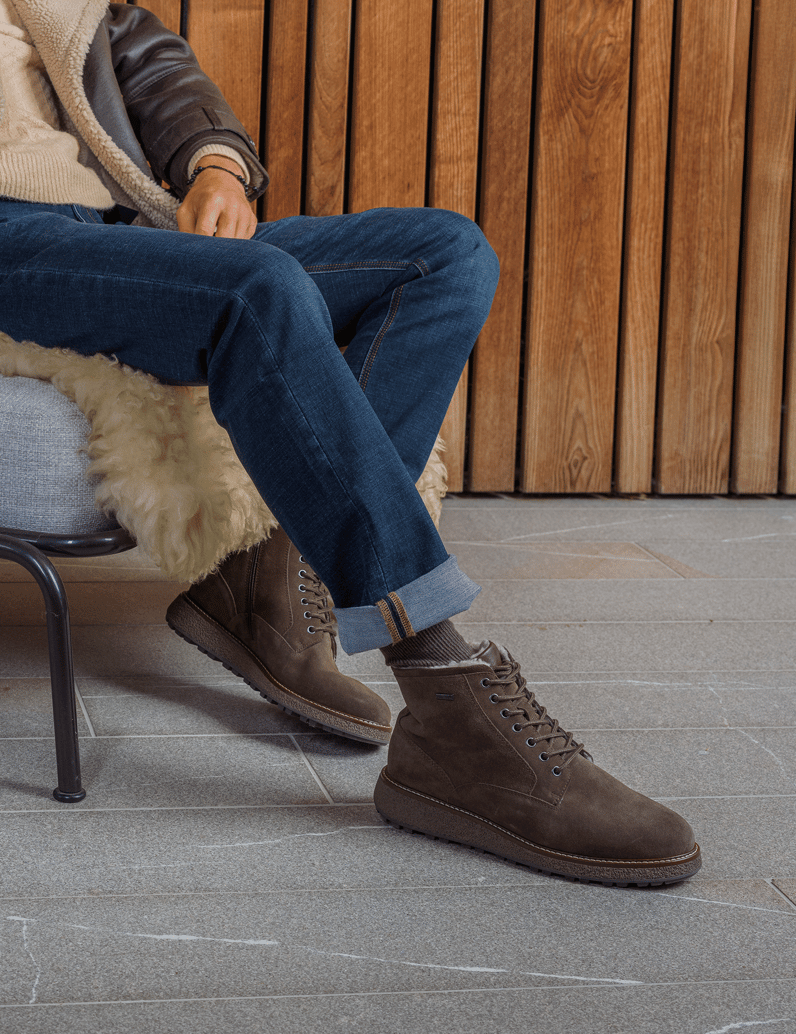 Master-Class-Boot-braun