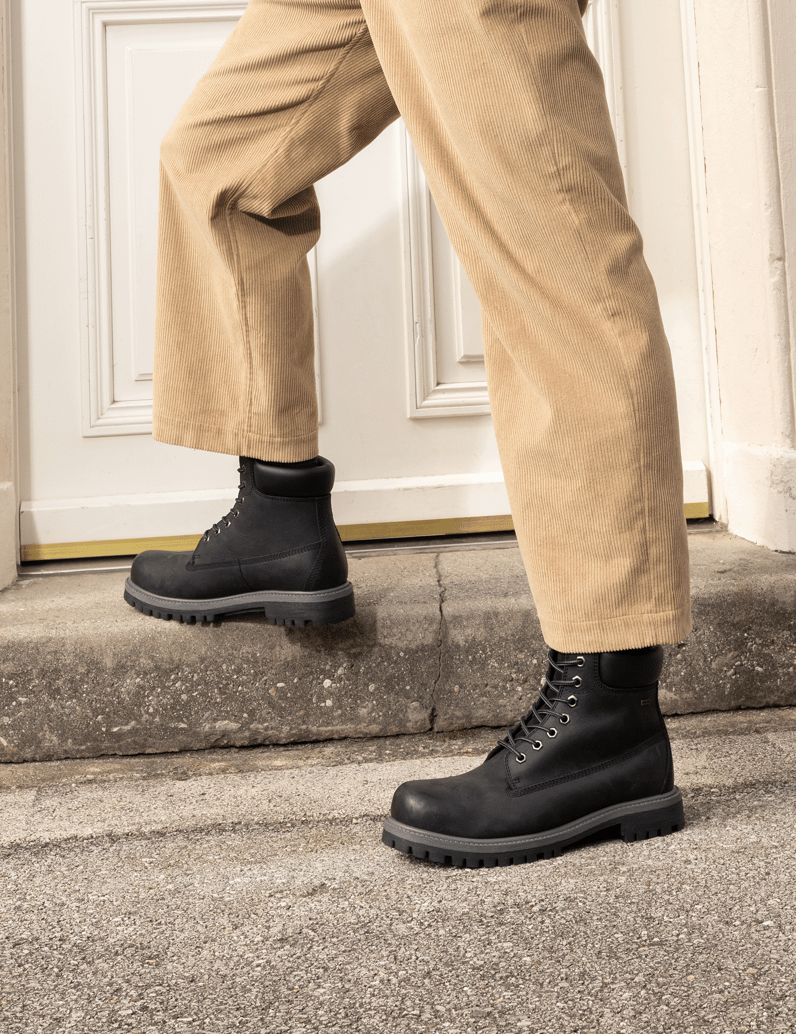 Pat-Calvin-Boot-gelb