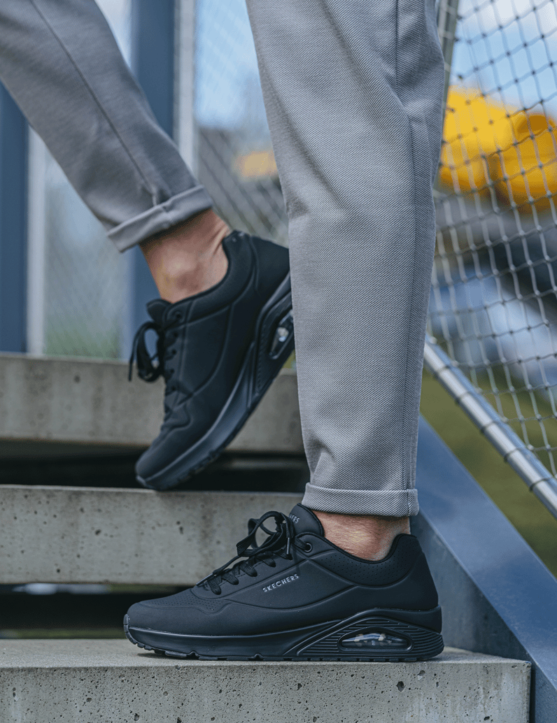Skechers-UNO-STAND-ON-AIR-schwarz