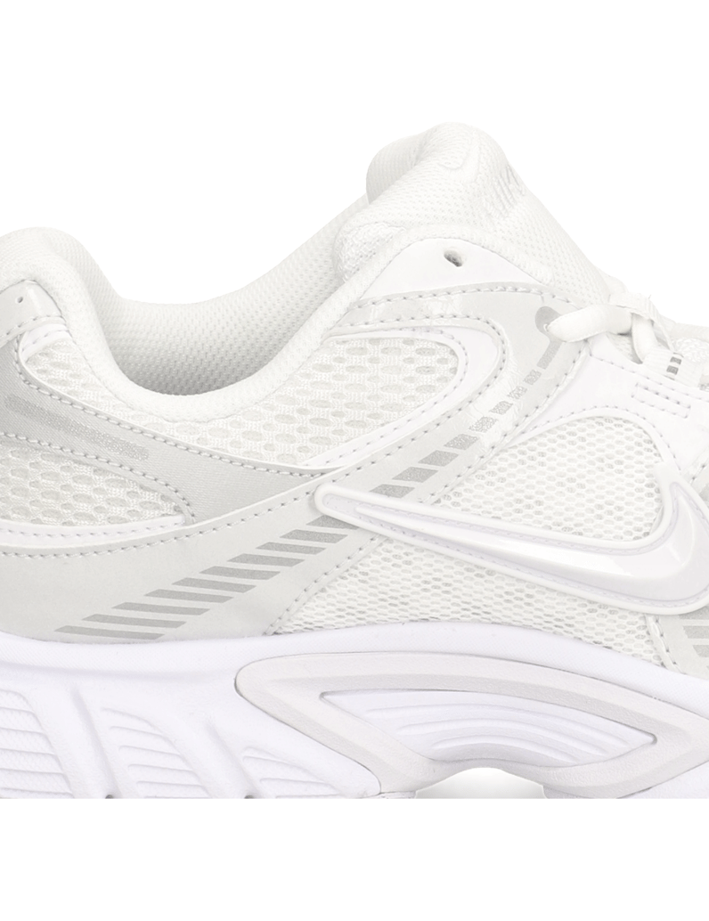 Nike-NIKE-V5-RNR-grau