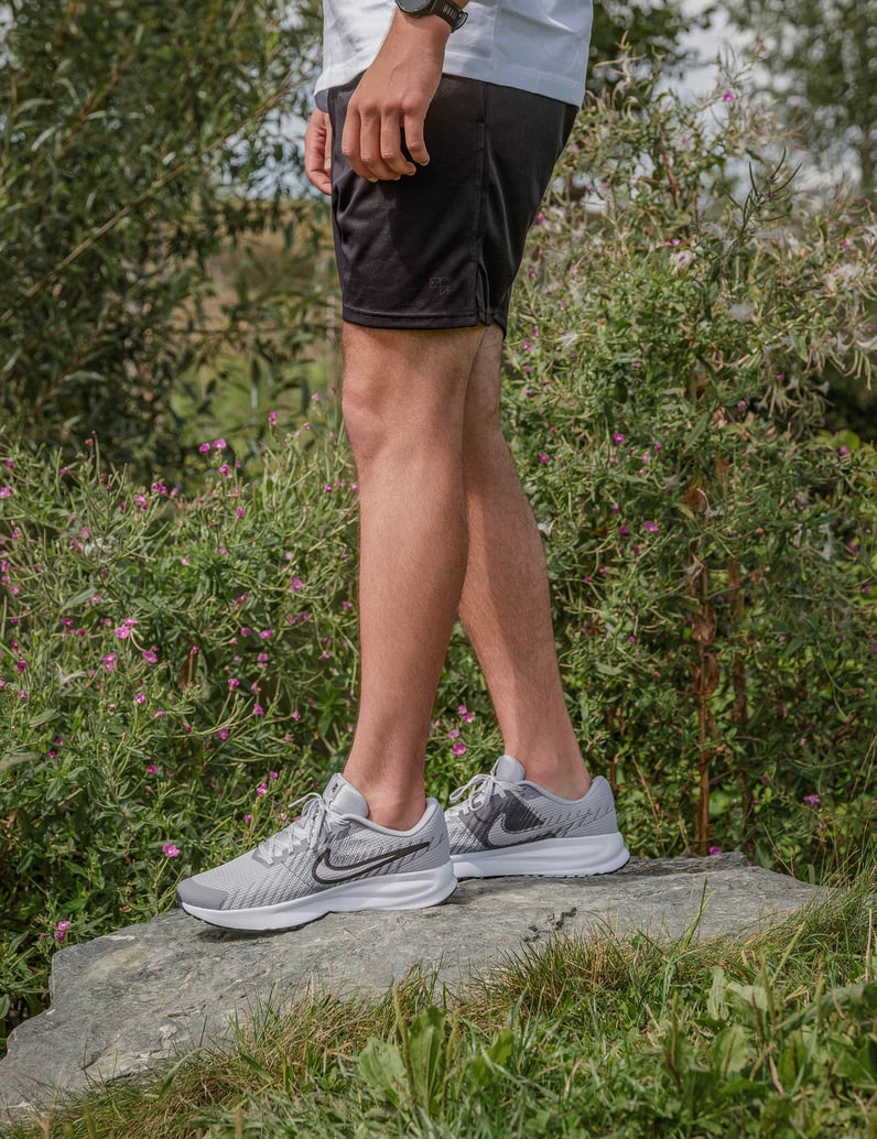 Nike-Nike-Run-Defy-schwarz