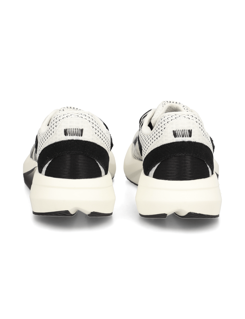 Adidas-LIGHTBLAZE-schwarz