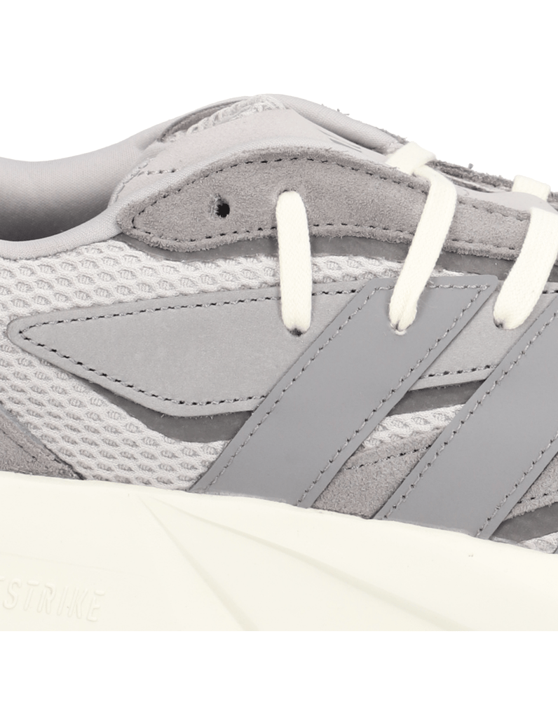 Adidas-LIGHTBLAZE-schwarz
