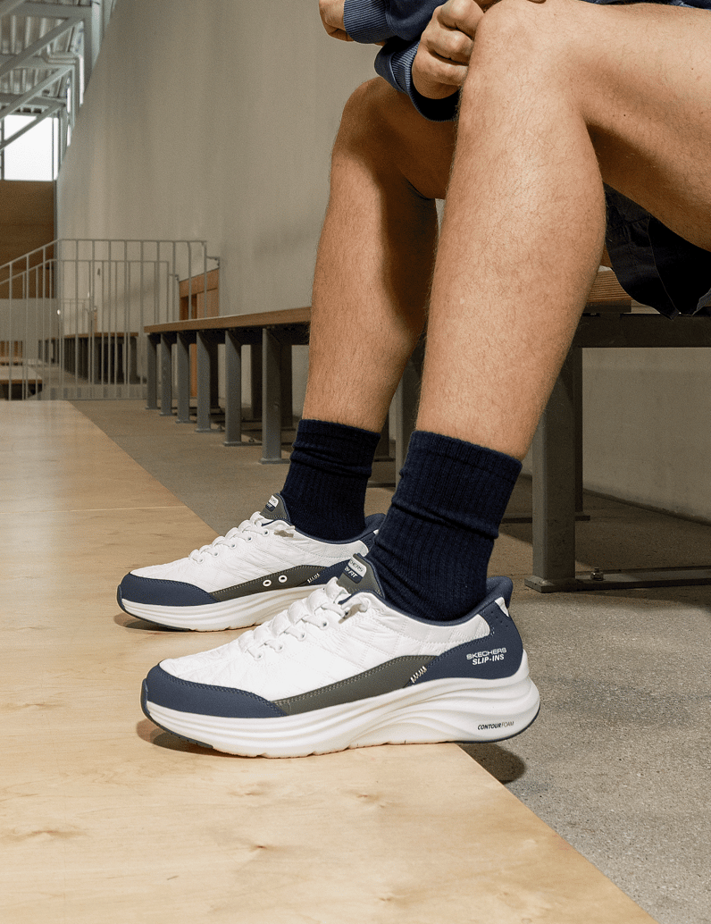 Skechers-CONTOUR-FOAM---COZY-weiss