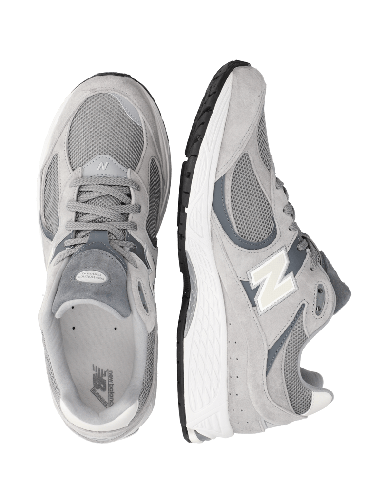 New-Balance-2002R-grau
