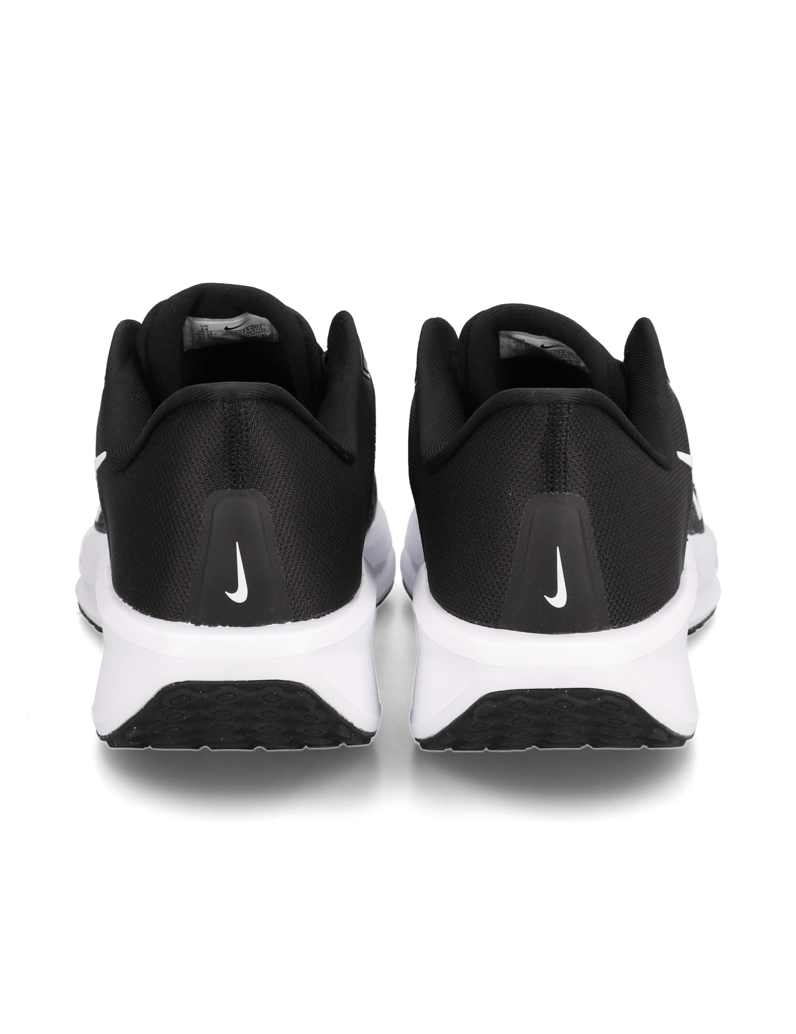 Nike-QUEST-6-schwarz