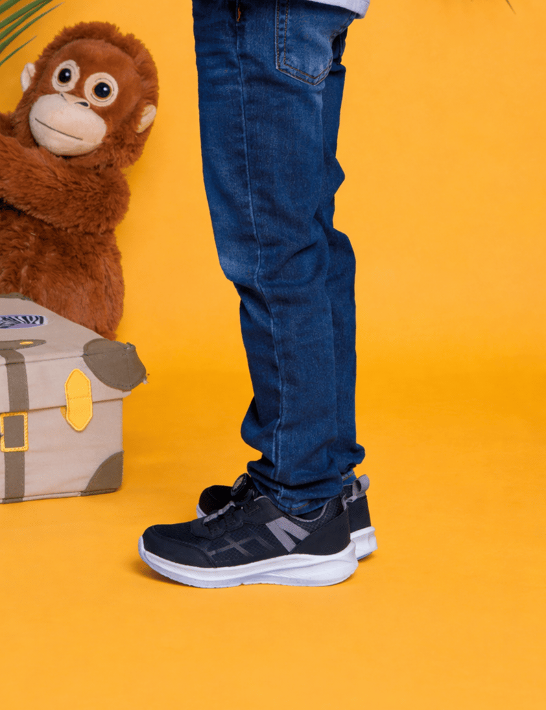 U&ME-Sneaker-schwarz