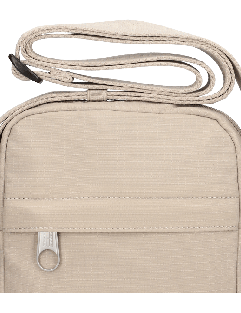 Tommy-Jeans-TJM-ESS-DAILY-RIPSTOP-REPORTER-beige