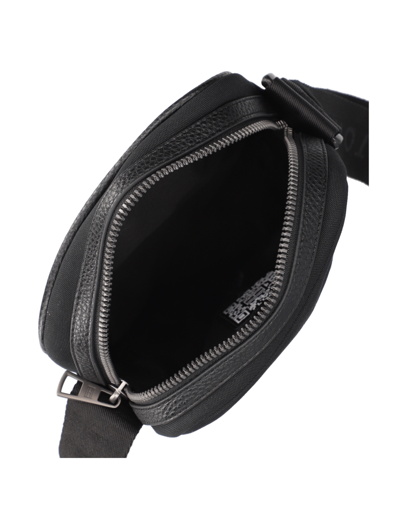 Tommy-Hilfiger-TH-REPREVE-MINI-REPORTER-schwarz