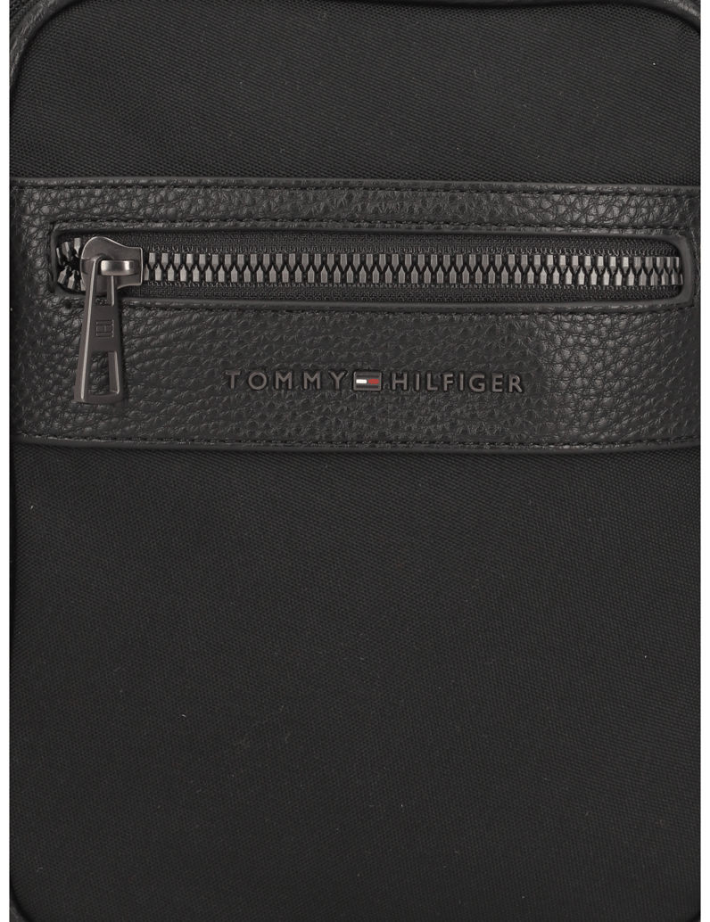 Tommy-Hilfiger-TH-REPREVE-MINI-REPORTER-schwarz