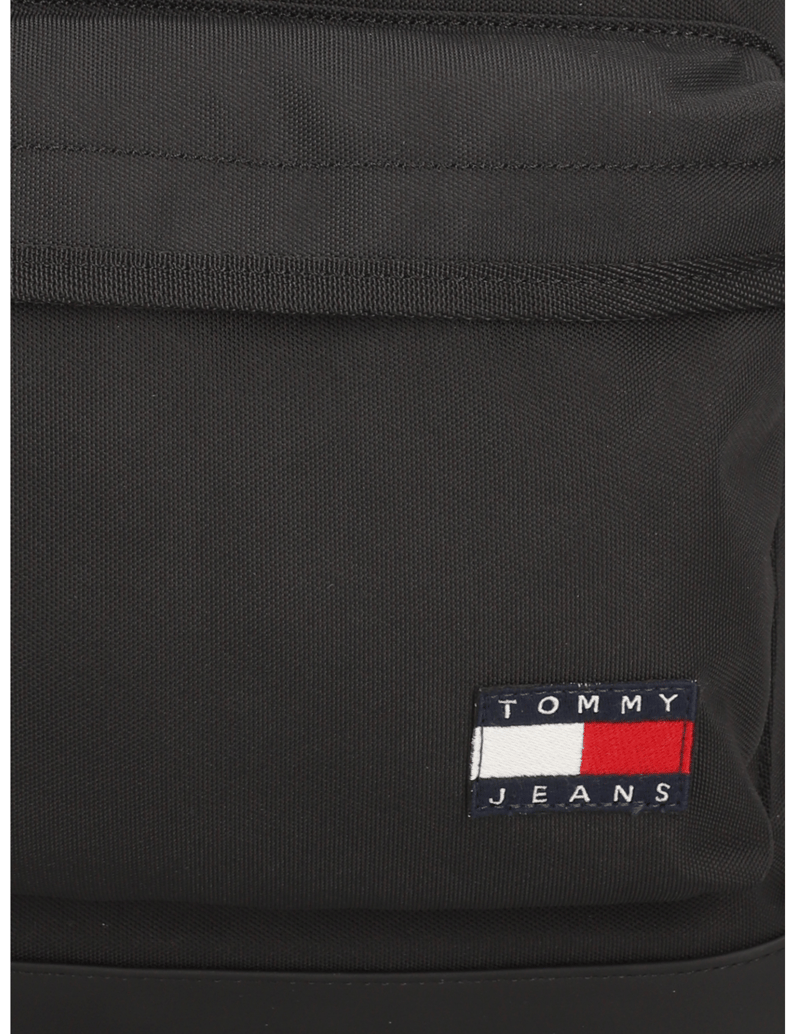 Tommy-Jeans-TJM-ESS-DAILY-DOME-BACKPACK-schwarz
