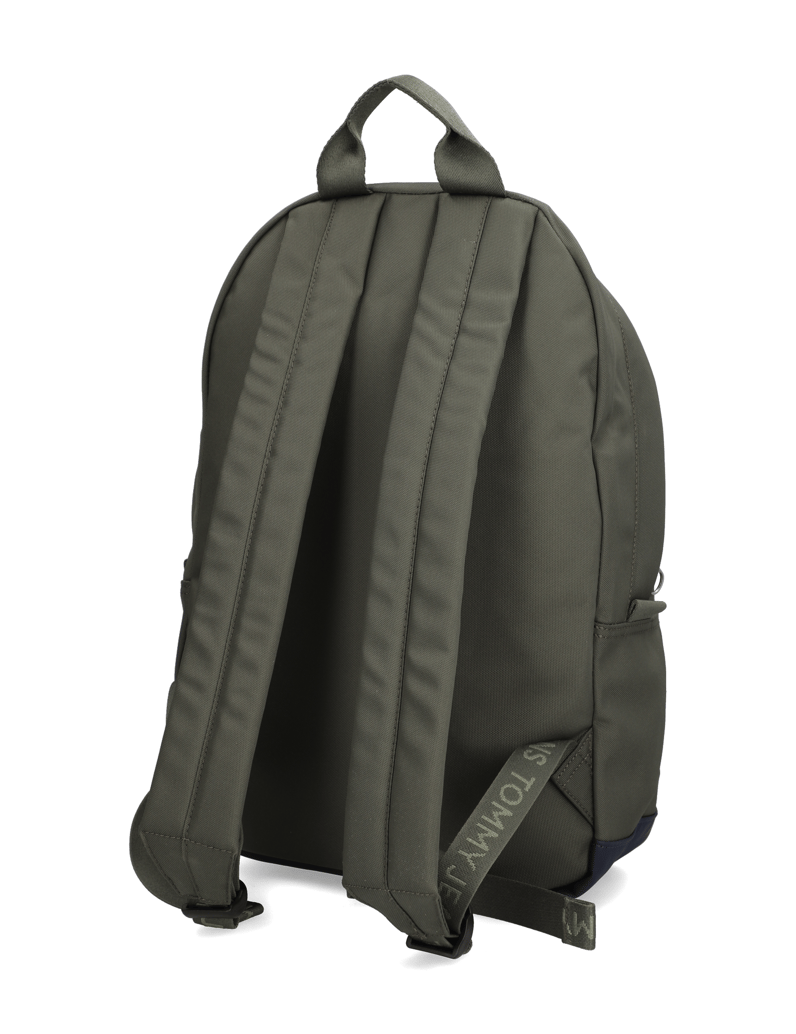Tommy-Jeans-TJM-ESS-DAILY-DOME-BACKPACK-schwarz