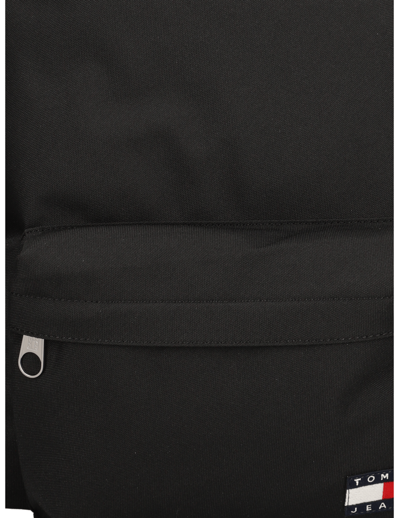 Tommy-Jeans-TJM-ESS-DAILY-DOME-BACKPACK-schwarz