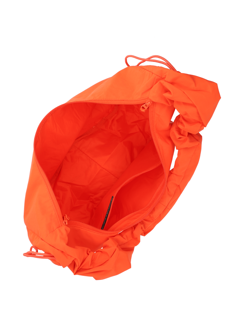 GOT-BAG-MOON-BAG-RUFFLE-MONOCHROME