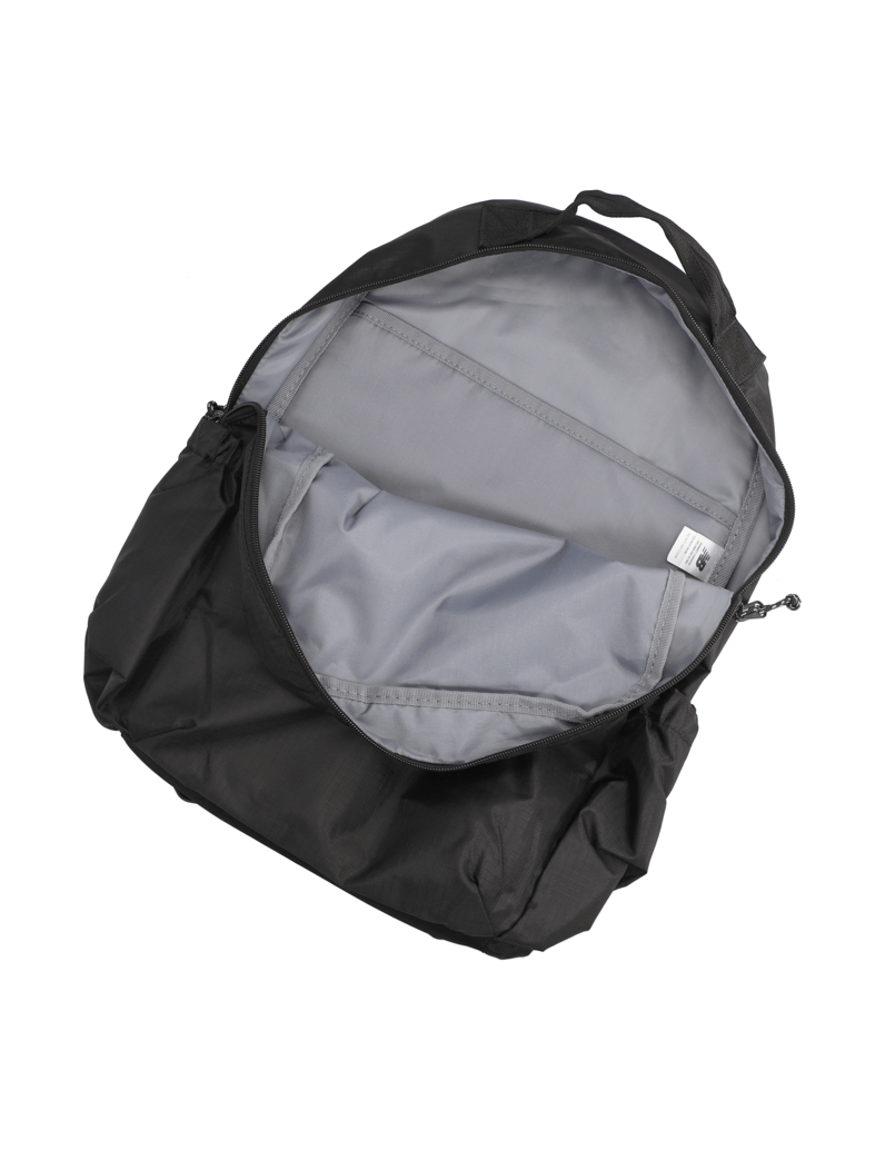 New-Balance-ESSENTIALS-BACKPACK-schwarz