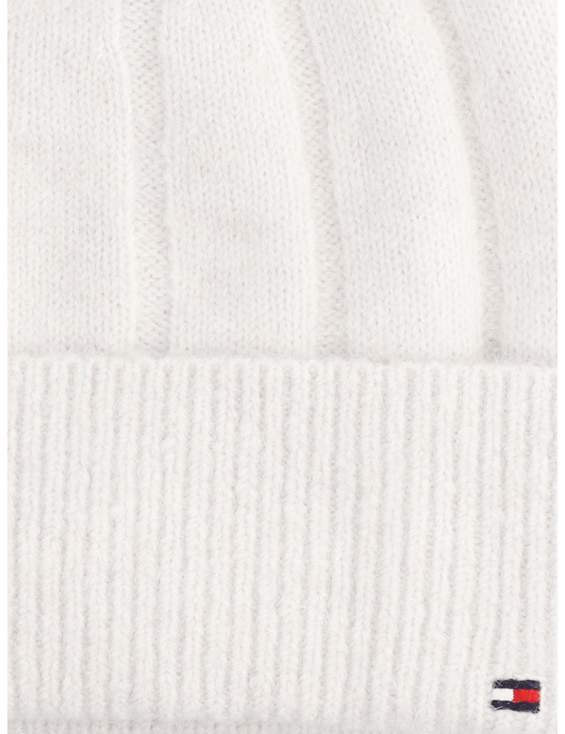 Tommy-Hilfiger-TH-FLAG-FLUFFY-BEANIE-schwarz