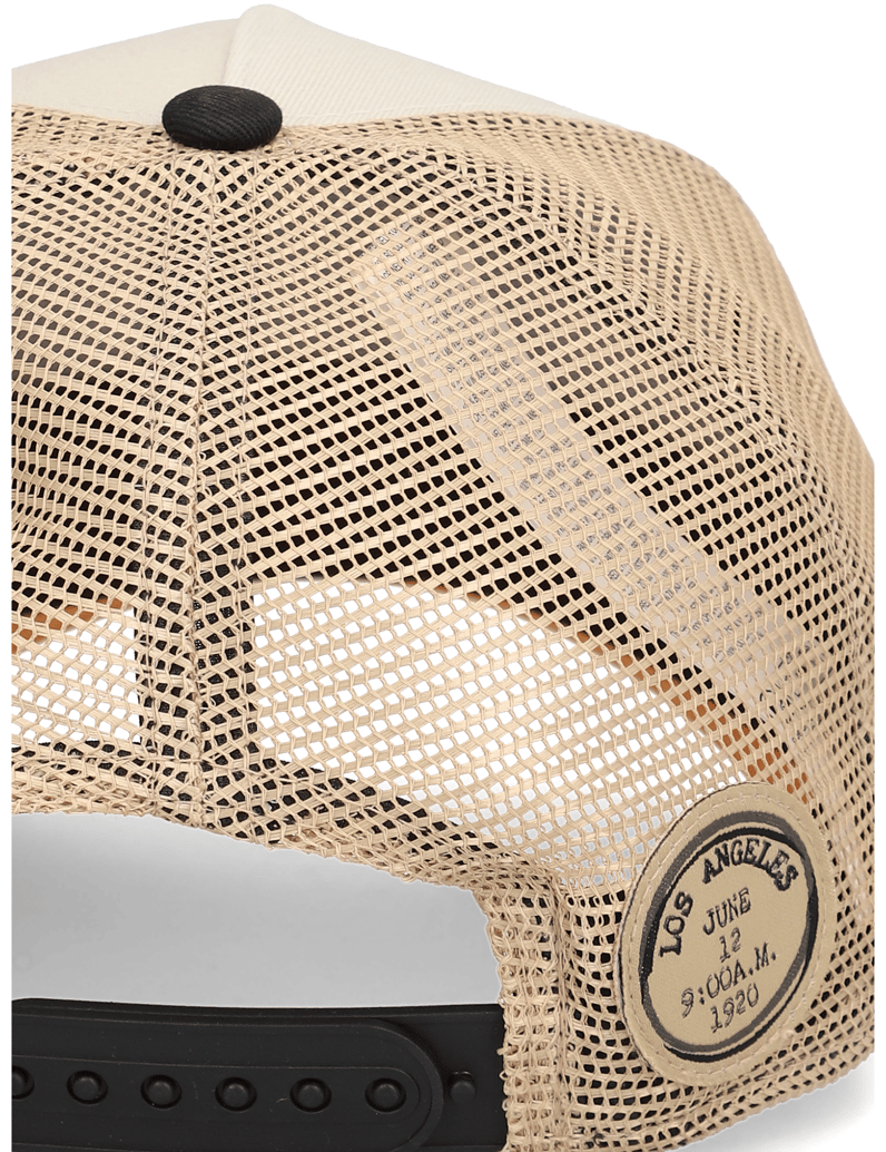 NEW-ERA-KIDS-YOUTH-LOCATION-PATCH-TRUCKER-beige