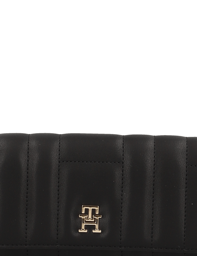 Tommy-Hilfiger-TH-FEMININE-LRG-FLAP-schwarz